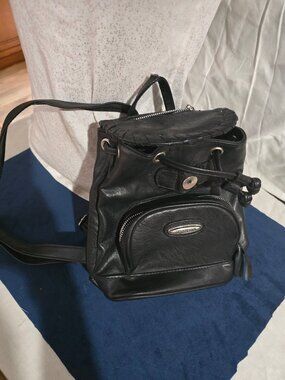 Sportique Black